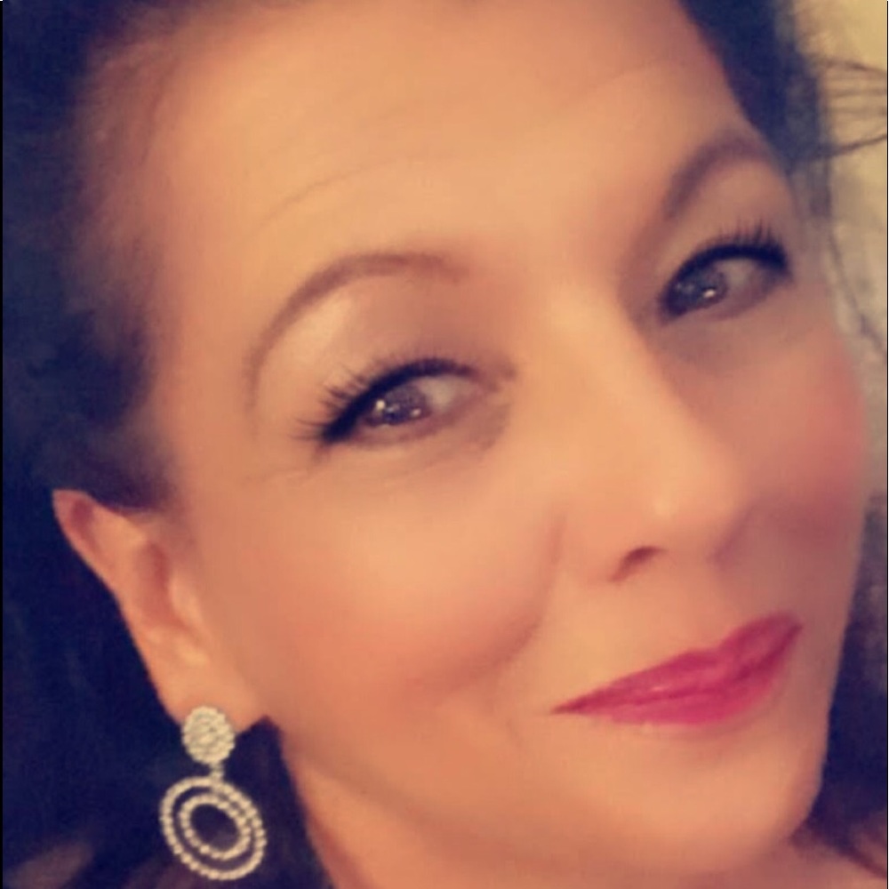 Meet your Posher, Bobbi